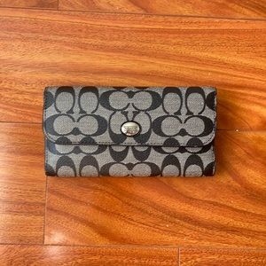 Leather clutch with billfold insert